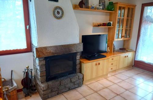 Sainte-Leocadie Apartment | Apartamento con amplio jardín cerca de Puigcerdà