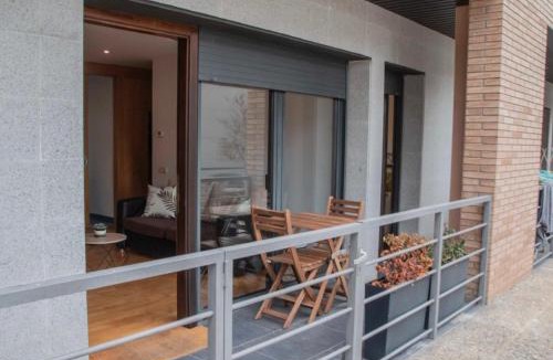 Buira Apartment | Apartamento con balcón y vistas a la montaña
