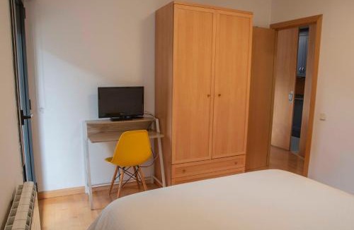 Buira Apartment | Apartamento con balcón y vistas a la montaña