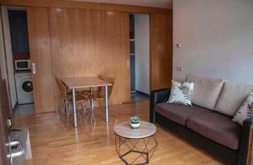 Buira Apartment | Apartamento con balcón y vistas a la montaña
