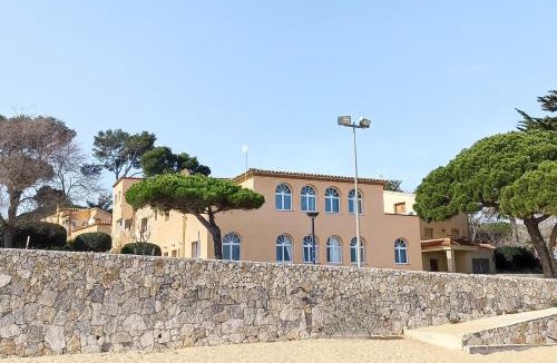 La Fosca Apartment | Apartamento con jardín a 11 metros de la playa. B3.