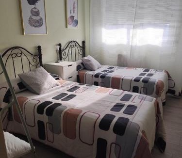 Burgos Apartment | apartamento de tres dormitorios con garaje y todos los servicios cerca