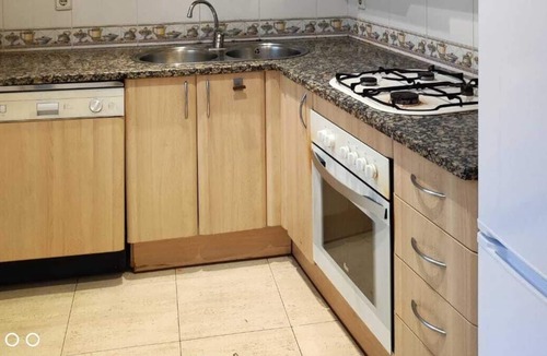 Figueres Apartment | Apartamento de Tres Habitaciones al Lado del Museo Dalí y la Rambla de Figueres
