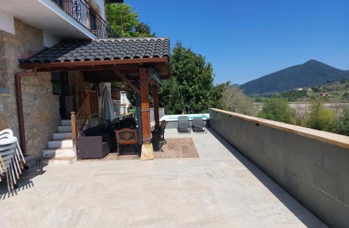 Forua Apartment | Apartamento en pleno corazón de Urdaibai con piscina y muy cerca de las playas