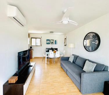 L'Hospitalet de l'Infant Apartment | Apartamento en primera línea de mar