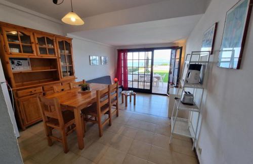 Pedrinya Apartment | Apartamento en L'Escala con terraza cerca de la playa - HISP-236-127
