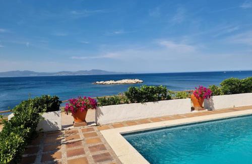 Pedrinya Apartment | Apartamento acogedor con terraza y piscina a 50m de la playa - HISP-236-123