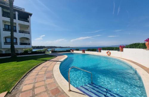 Pedrinya Apartment | Apartamento acogedor con terraza, céntrico, cerca de la playa - HISP-236-64
