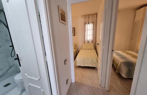 Pedrinya Apartment | Apartamento acogedor con terraza, céntrico, cerca de la playa - HISP-236-64
