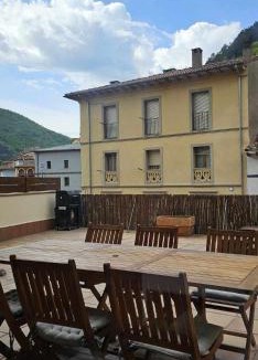 Ribes De Freser Apartment | Apartamento Laia, con máquina recreativa.