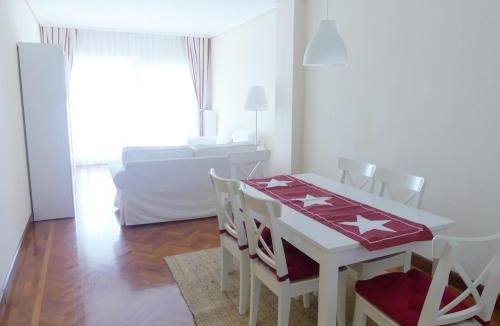 Mendebaldea Apartment | Apartamento luminoso, funcional y amplio en zona hospitalaria