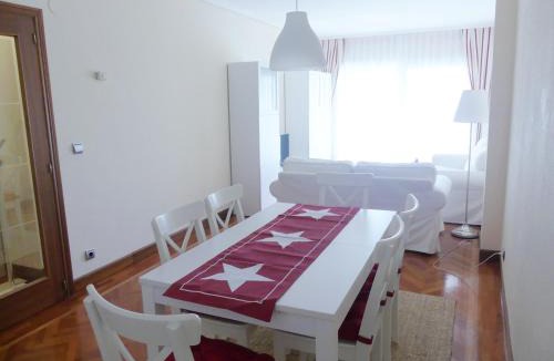 Mendebaldea Apartment | Apartamento luminoso, funcional y amplio en zona hospitalaria
