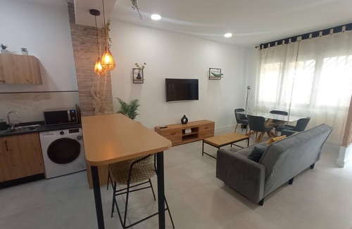 Distrito Noroeste Apartment | Apartamento moderno junto a la estación de tren