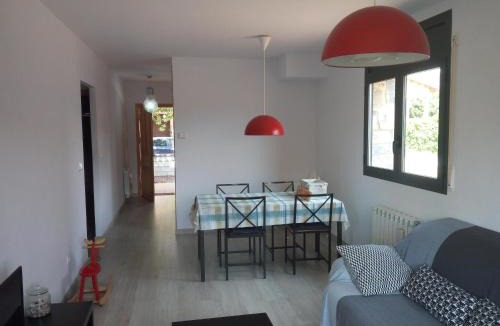 La Puebla de Castro Apartment | Apartamento Paola. Prepirineo. Senderismo, relax.