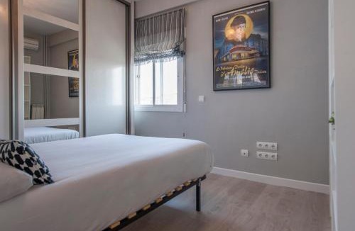 Almenara Apartment | Apartamento Plaza de Castilla II - Urbano con Estilo y Funcional