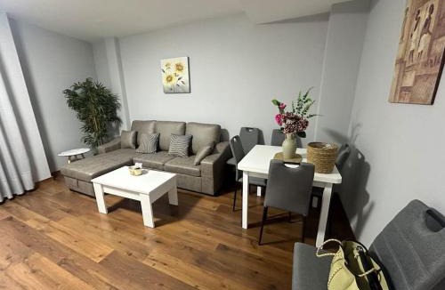 Cazalegas Apartment | Apartamento plaza de la cruz