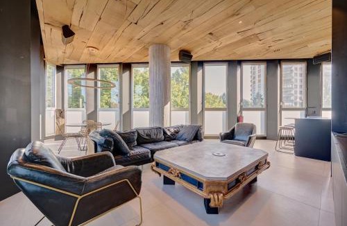 Primer Ensanche Apartment | Apartamento Plural by Clabao
