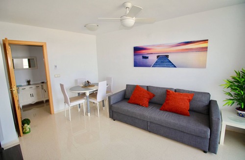 Raval Roig Apartment | APARTAMENTO POSTIGUET CON BALCON