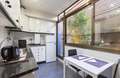 La Maternitat i Sant Ramon Apartment | Apartamentos DV