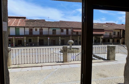 Cuacos de Yuste Condo | Apartamentos Entre Fuentes 50 m2 en casco histórico de Cuacos de Yuste, La Vera