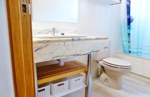 Salou City Centre Apartment | Apartamentos Navarra 008 Familidays