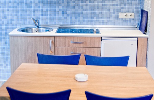 La Cueva Hotel | Apartamentos Posada La Robla