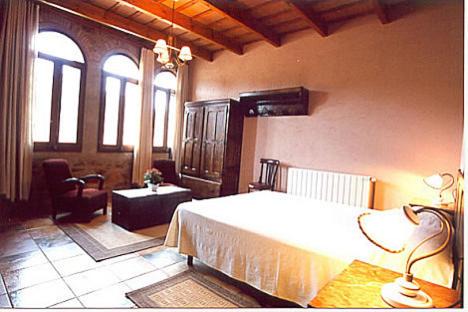 Llavia House | Apartamentos Rurales Els Masos d'en Coll