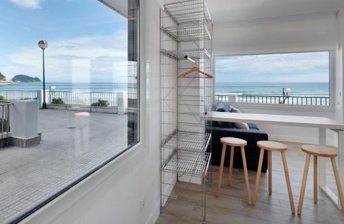Zarautz Apartment | Apartamentos sobre el mar Zarautz by Egona