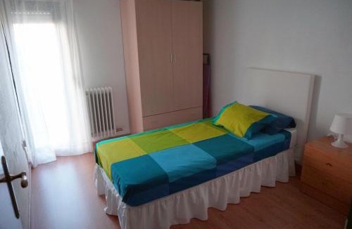 Alujan Apartment | Apartamentos Turísticos Río Gallego (Apartamento Huesca)