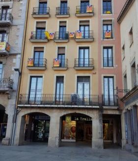 Vic Apartment | Apartaments Vicus 2 con vistas a la Plaza Mayor de Vic