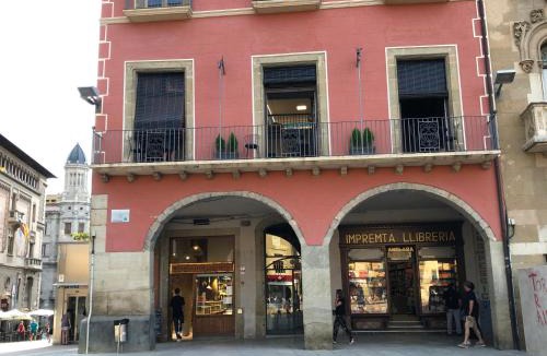 Vic Apartment | Apartaments Vicus 3 con vistas a la Plaza Mayor de Vic