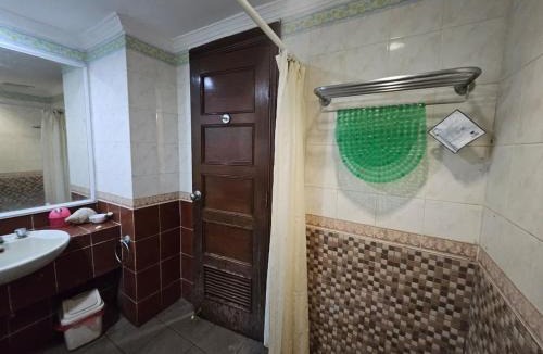 Bandulu Apartment | Apartemen marbella anyer tower Nakula lt 2 type DELUXE 1 KAMAR TIDUR utama 1 kamar anak view kolam renang & laut