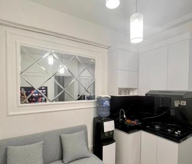 Rawasari Apartment | Apartement Green Pramuka Square suite Room