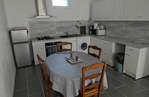 Lurs Apartment | Apartement 'les lavandes" RdC 2CH - terrasse et parking à Lurs