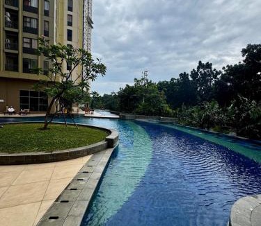 Bekasi Apartment | Apartement Transpark Cibubur by Raya Property with Pool View & Netflix 3
