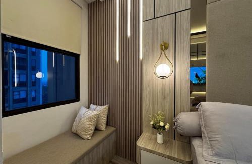 Bekasi Apartment | Apartement Transpark Cibubur by Raya Property with Pool View & Netflix 3