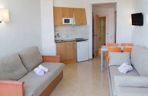 Lloret de Mar Condo | Apartement with pool and air conditioning