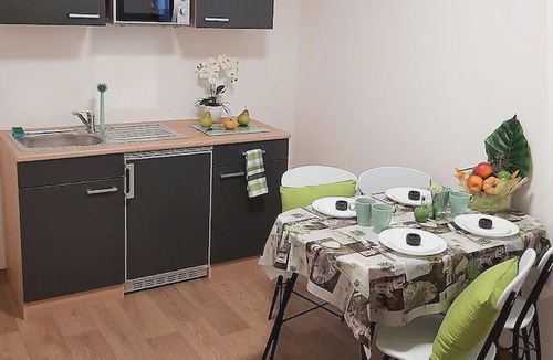 Hummelstein Apartment | ❤ ApartHomes Nuremberg No. 3, 2-room, Netflix, WiFi, bathroom, kitchen ❤
