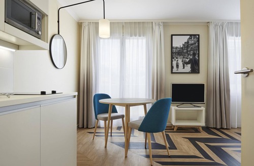 Issy-les-Moulineaux Apartment | Aparthotel Adagio Porte de Versailles