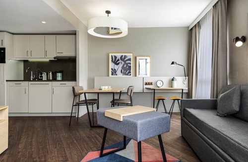 Suresnes Apartment | Aparthotel Adagio Paris Suresnes Longchamp