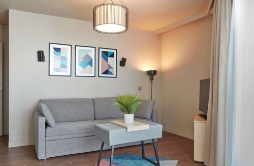 Suresnes Apartment | Aparthotel Adagio Paris Suresnes Longchamp