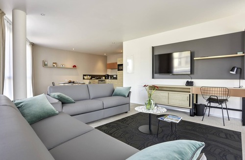 Plescop Apartment | Aparthotel Adagio & Spa Vannes