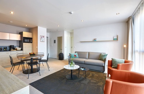 Plescop Apartment | Aparthotel Adagio & Spa Vannes