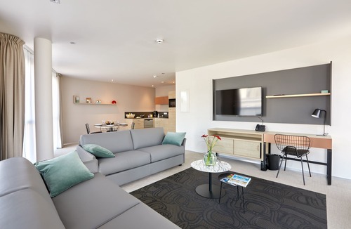 Plescop Apartment | Aparthotel Adagio & Spa Vannes