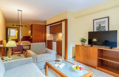 El Putget i Farro Apartment | Aparthotel Bertran
