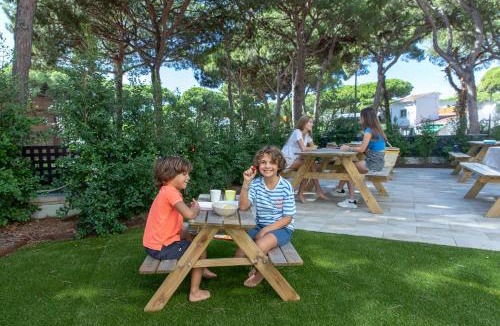 Castelldefels Apartment | Aparthotel Las Palmeras Castelldefels