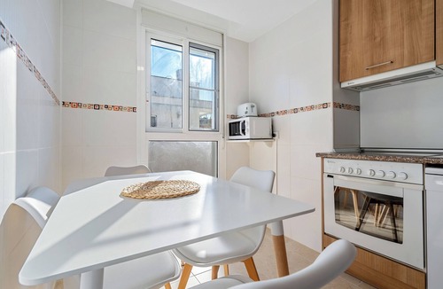 Sant Carles de la Rapita Apartment | Apartment 'Els Pilanets' with Wi-Fi and Air Conditioning
