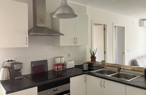 Santa Coloma de Gramenet Apartment | Apartment close to Badalona beach and Barcelona center