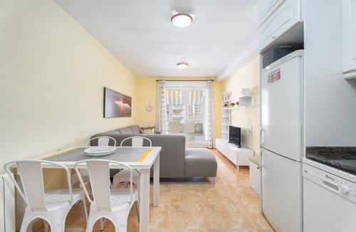 Tavernes de la Valldigna Apartment | Apartment 'Maria's Beach' with Shared Pool, Shared Terrace and Wi-Fi
