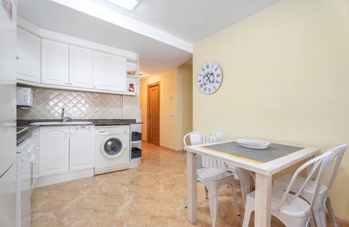 Tavernes de la Valldigna Apartment | Apartment 'Maria's Beach' with Shared Pool, Shared Terrace and Wi-Fi